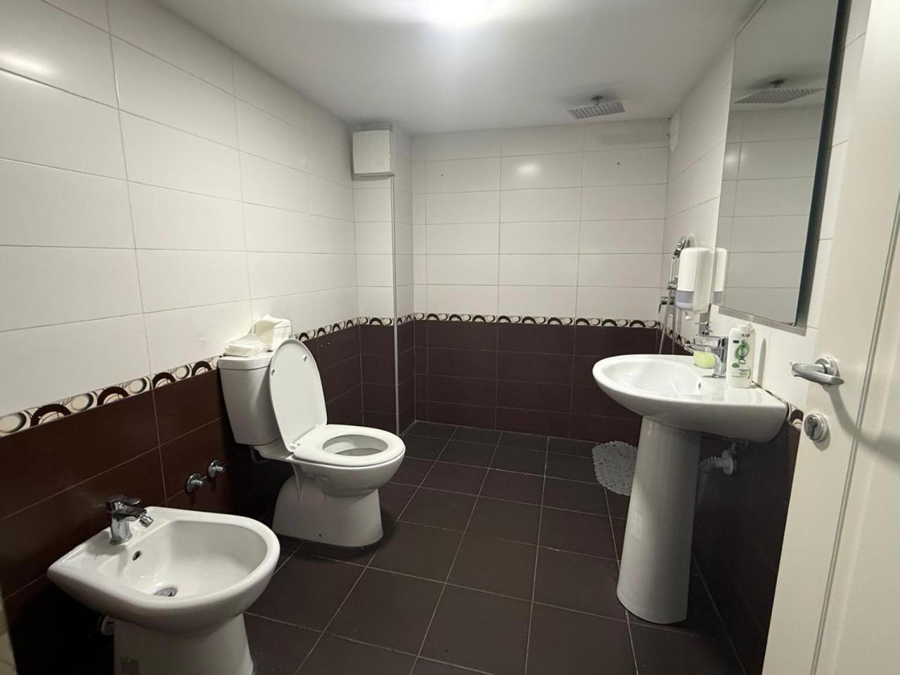 Hotelvila 22 Тирана Екстериор снимка