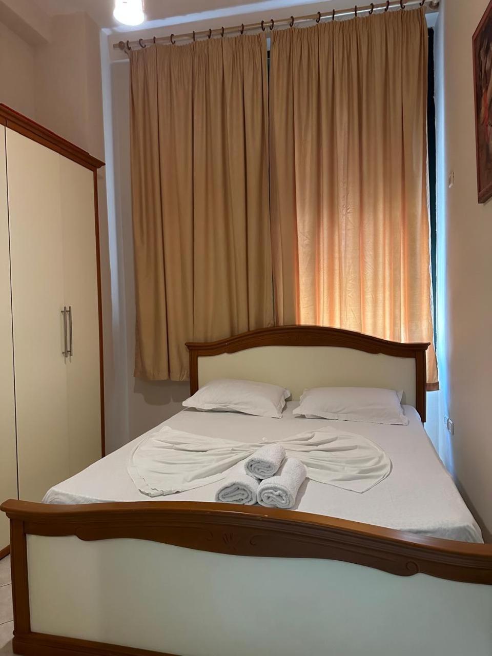Hotelvila 22 Тирана Екстериор снимка